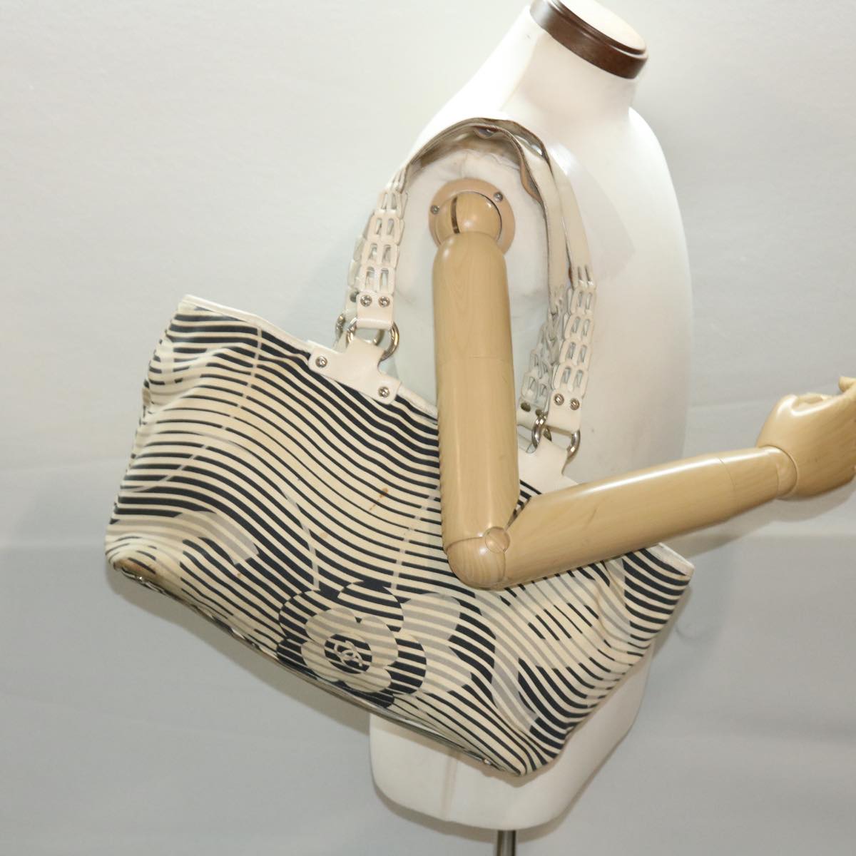 CHANEL Shoulder Bag Canvas White CC bs6944
