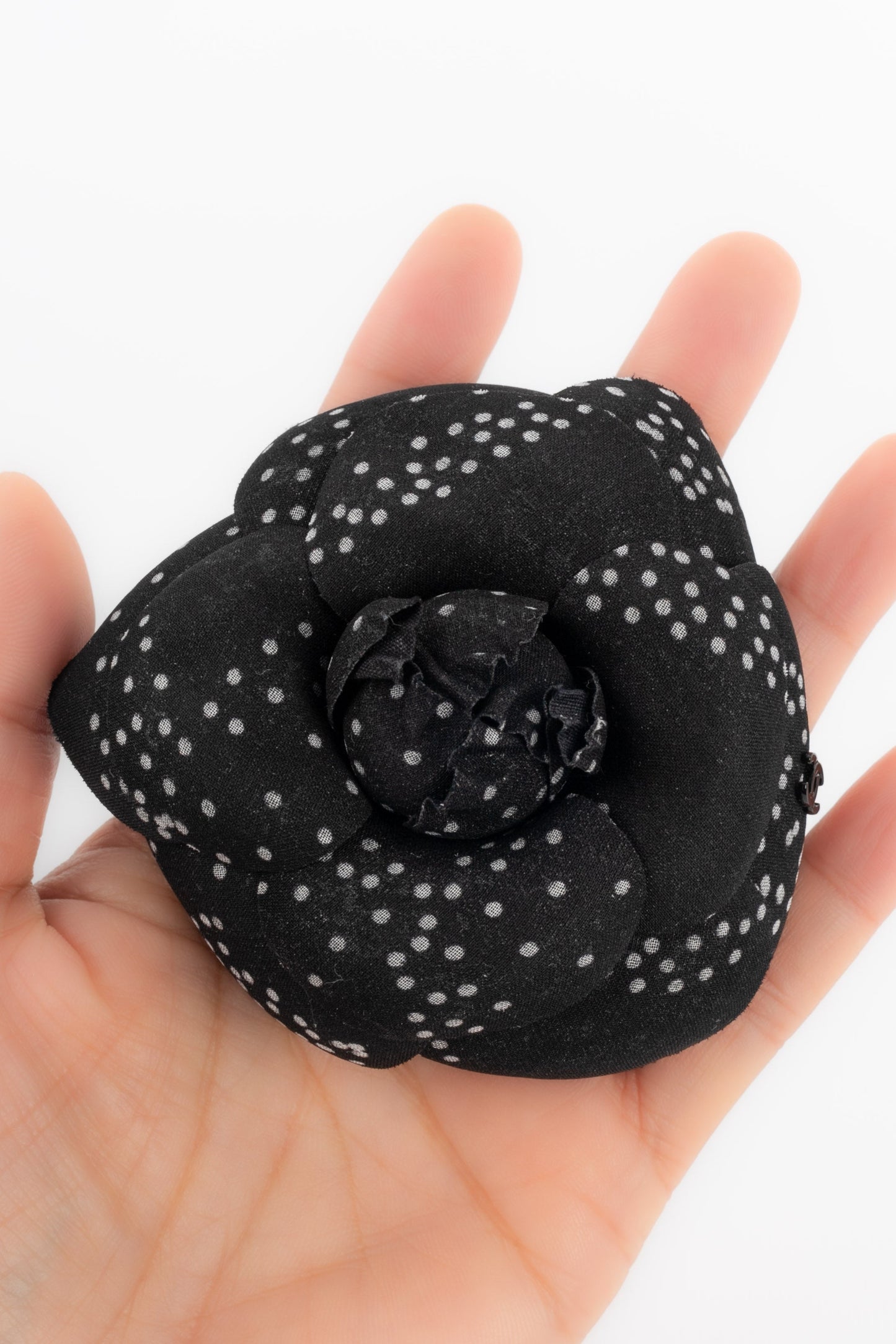 Broche camlia Chanel