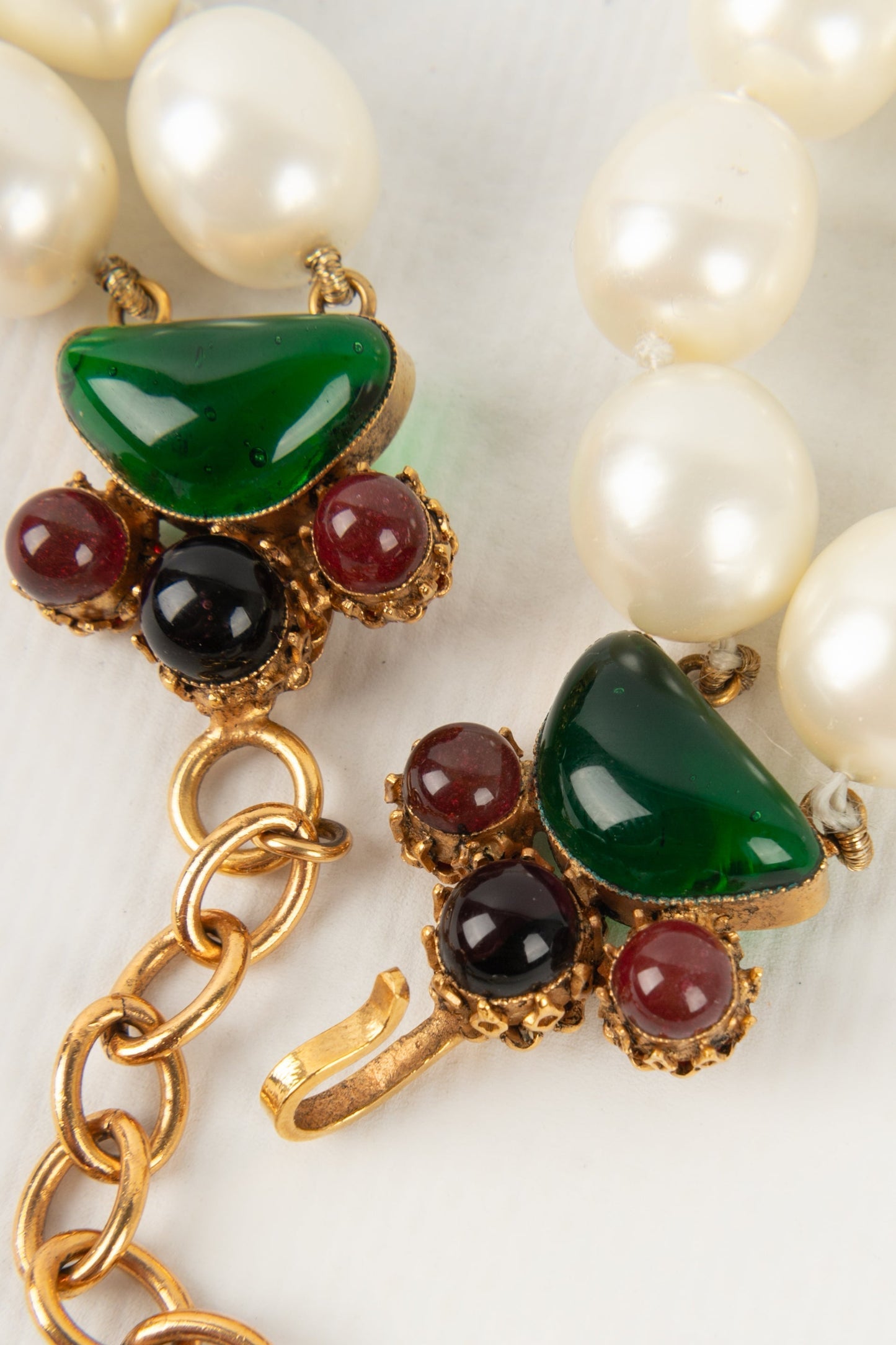 Collier en pte de verre Chanel