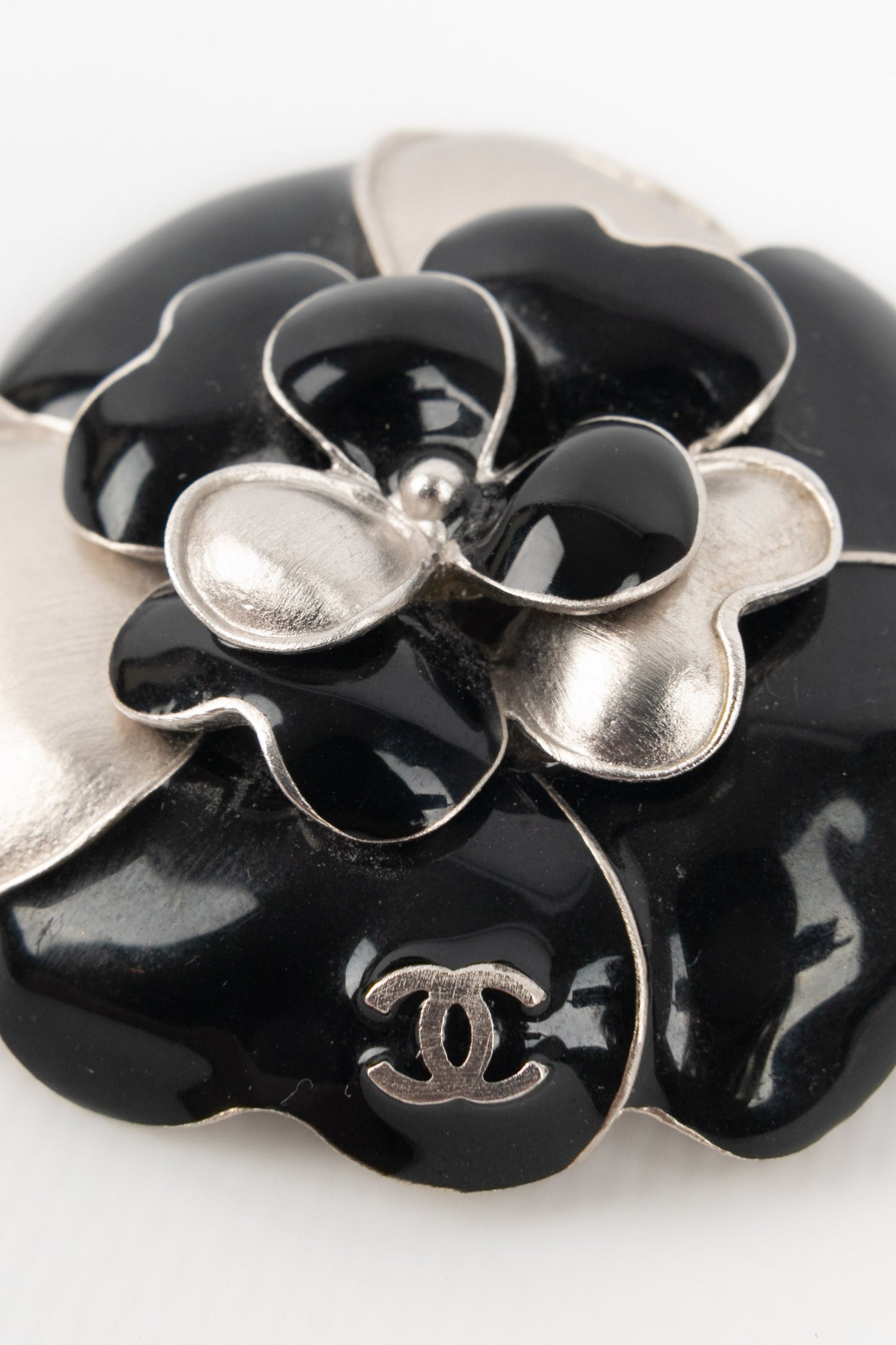 Broche camlia Chanel