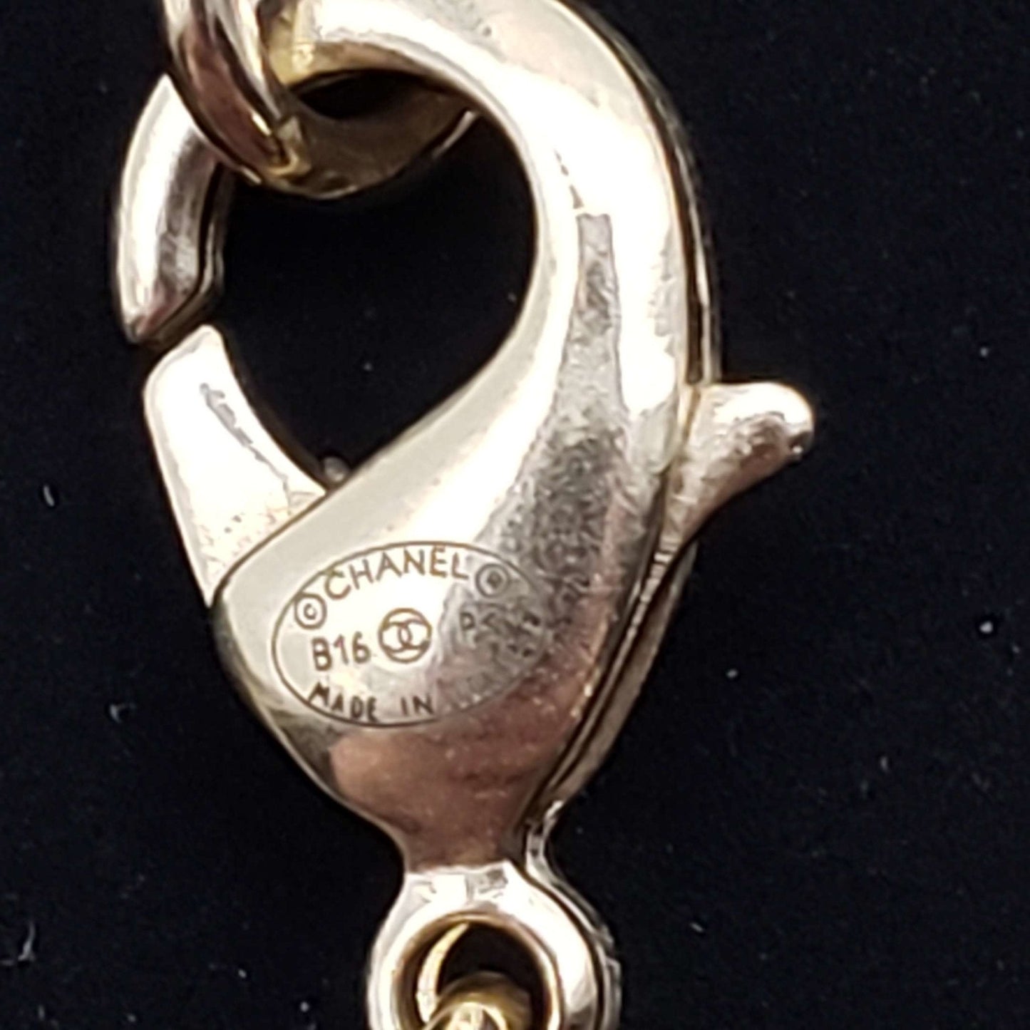 CHANEL Pearl Goldish Color Necklace Adjustable Sizes