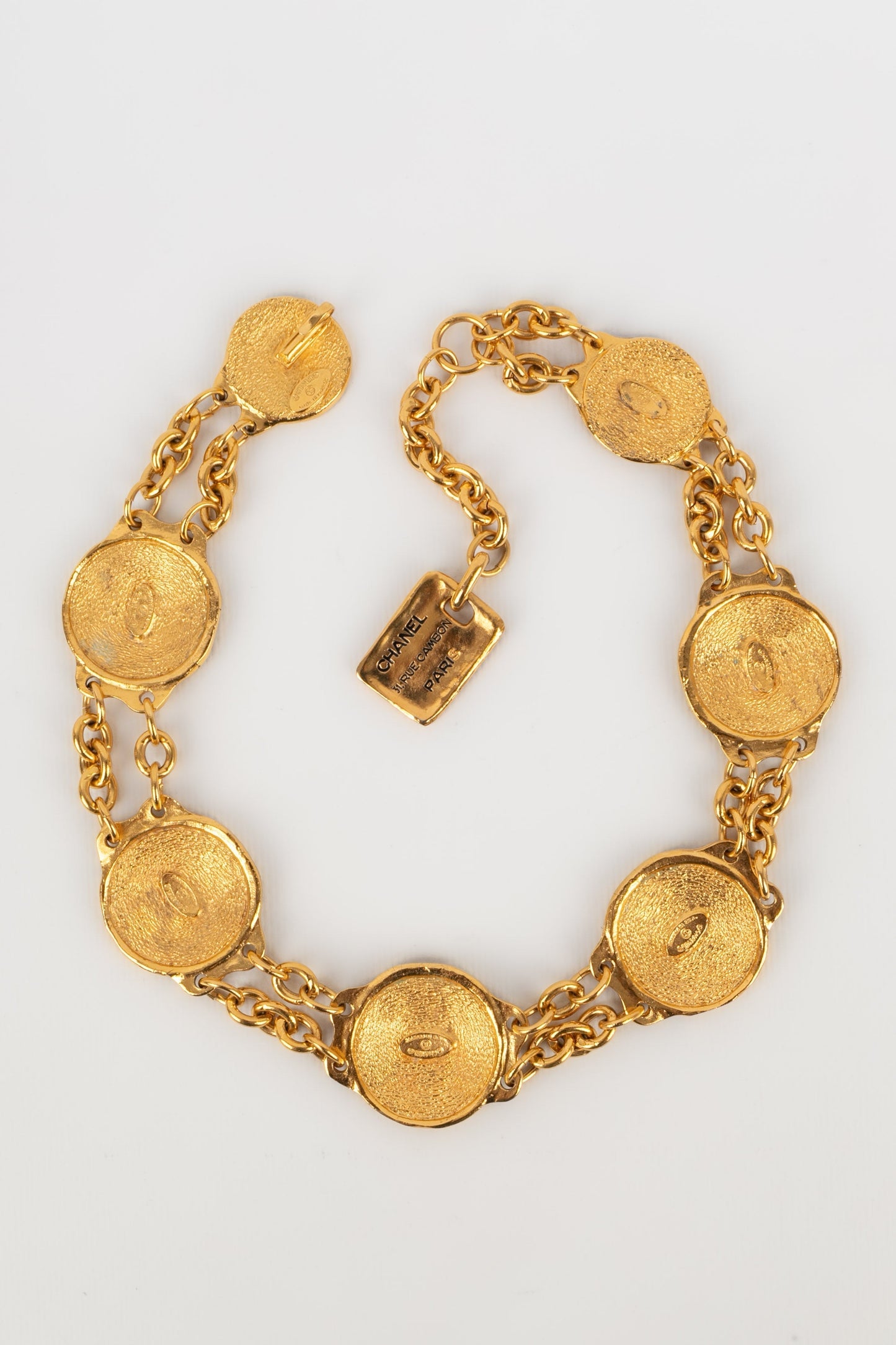 Collier court en mtal dor Chanel