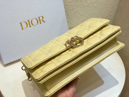 DR349 Miss Dior Top Handle Bag / 9.5 x 5.5 x 3 inches / HIGHEST QUALITY VERSION
