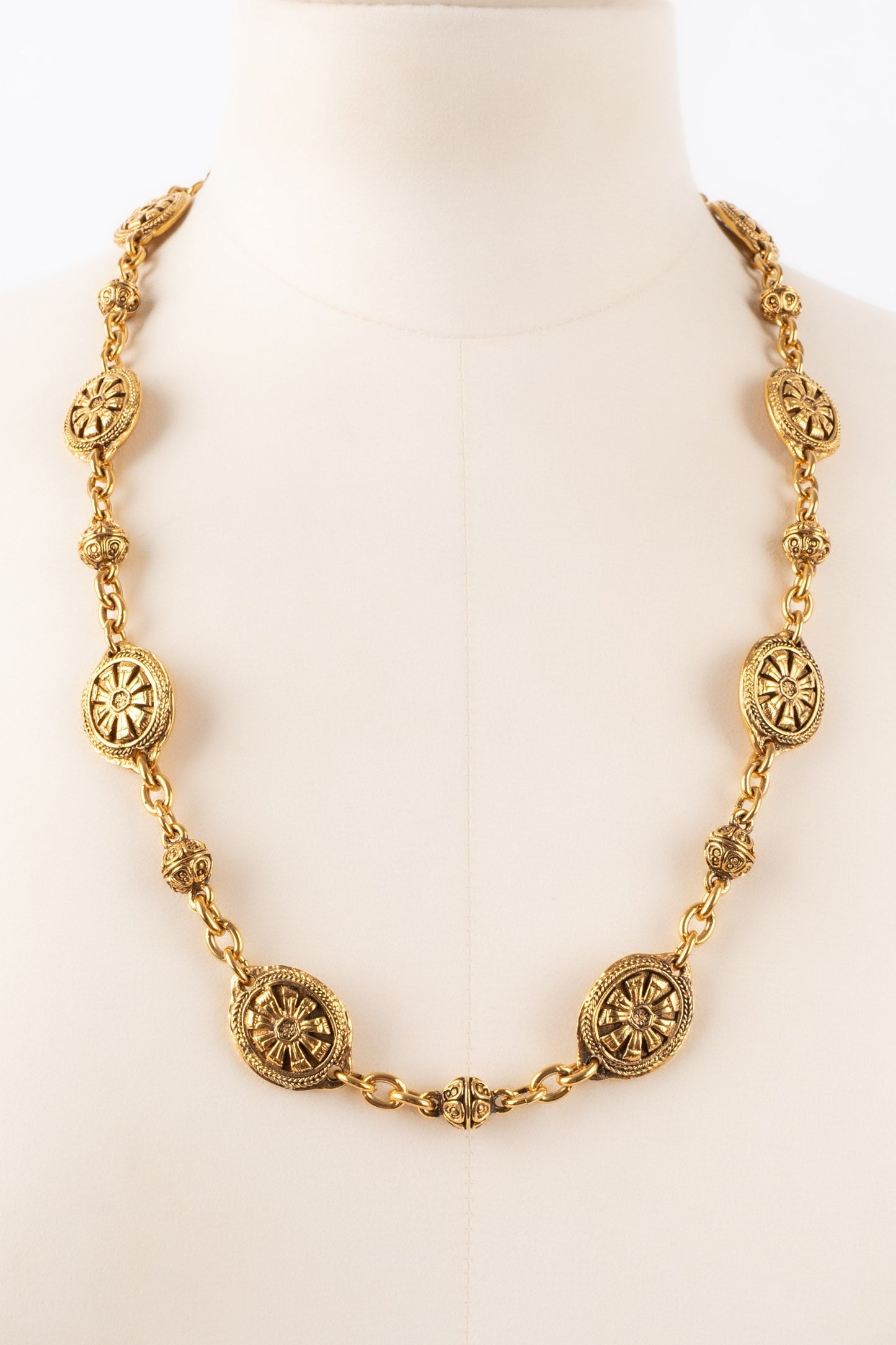 Collier dor Chanel 1980s