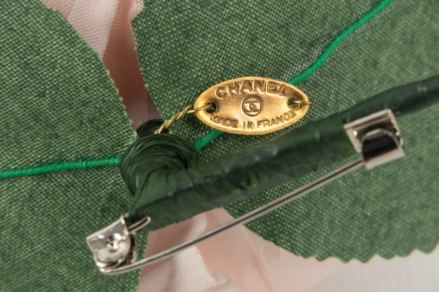 Broche camlia Chanel