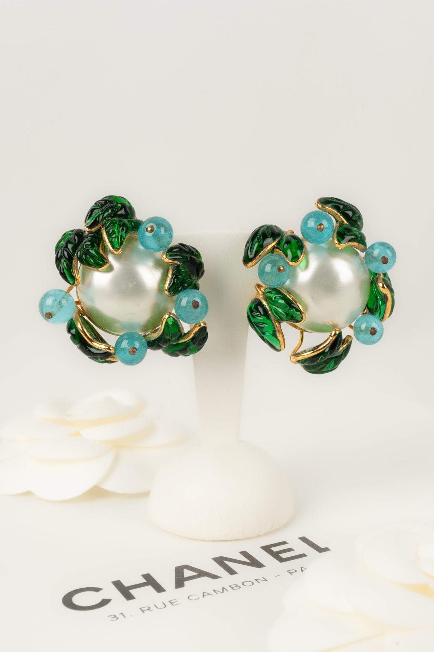Boucles d'oreilles en pte de verre Chanel