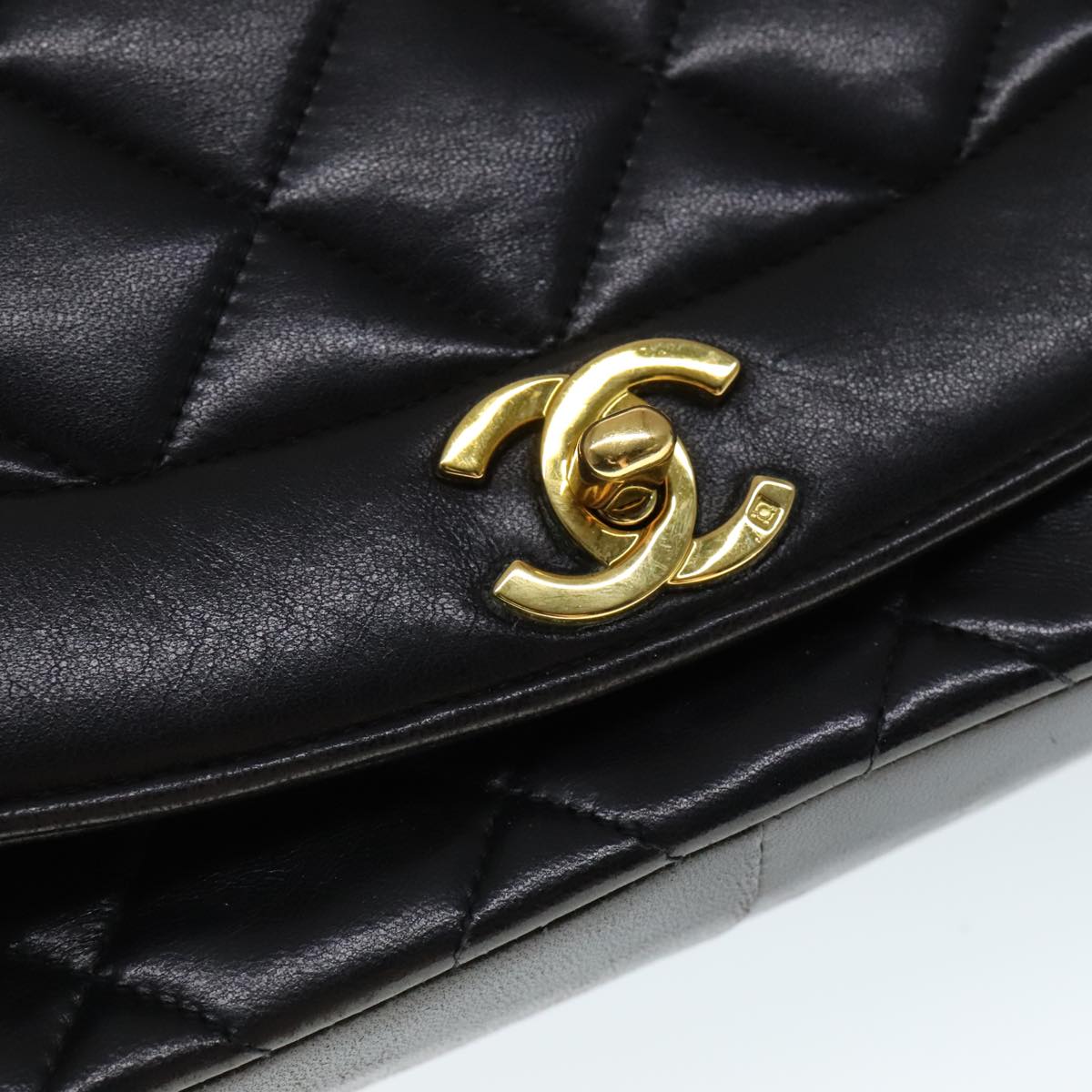CHANEL Matelasse Chain Diana Shoulder Bag Lamb Skin Black Gold CC ep7163A