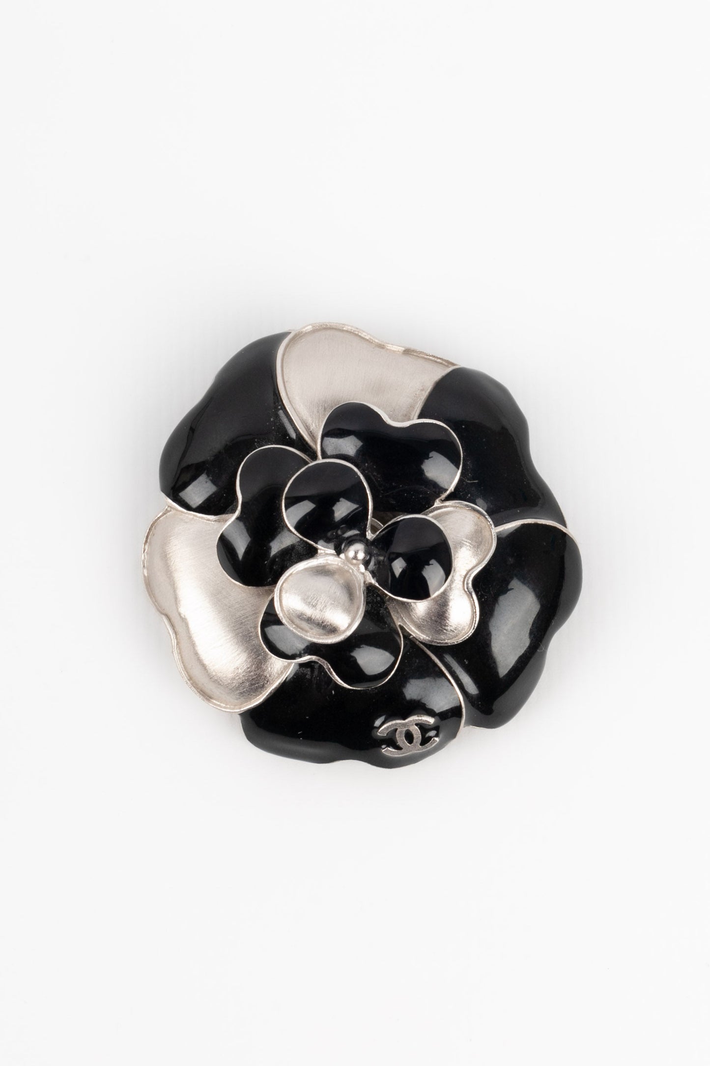 Broche camlia Chanel