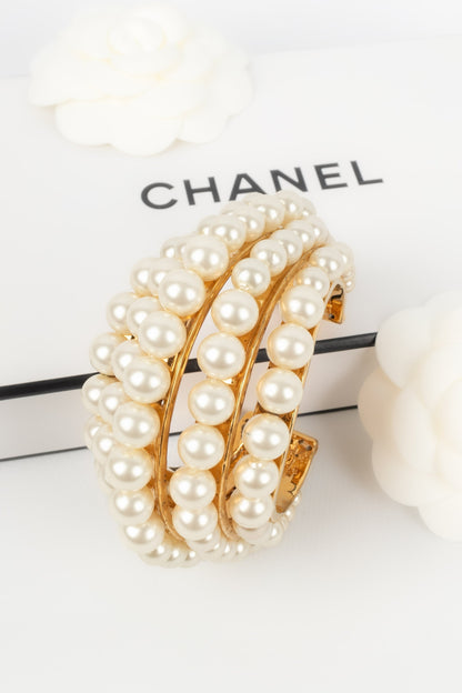 Bracelet manchette de perles nacres Chanel