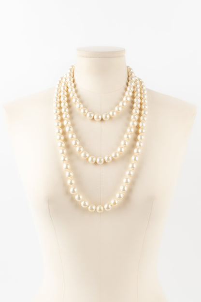 Collier / sautoir de perles nacres Chanel