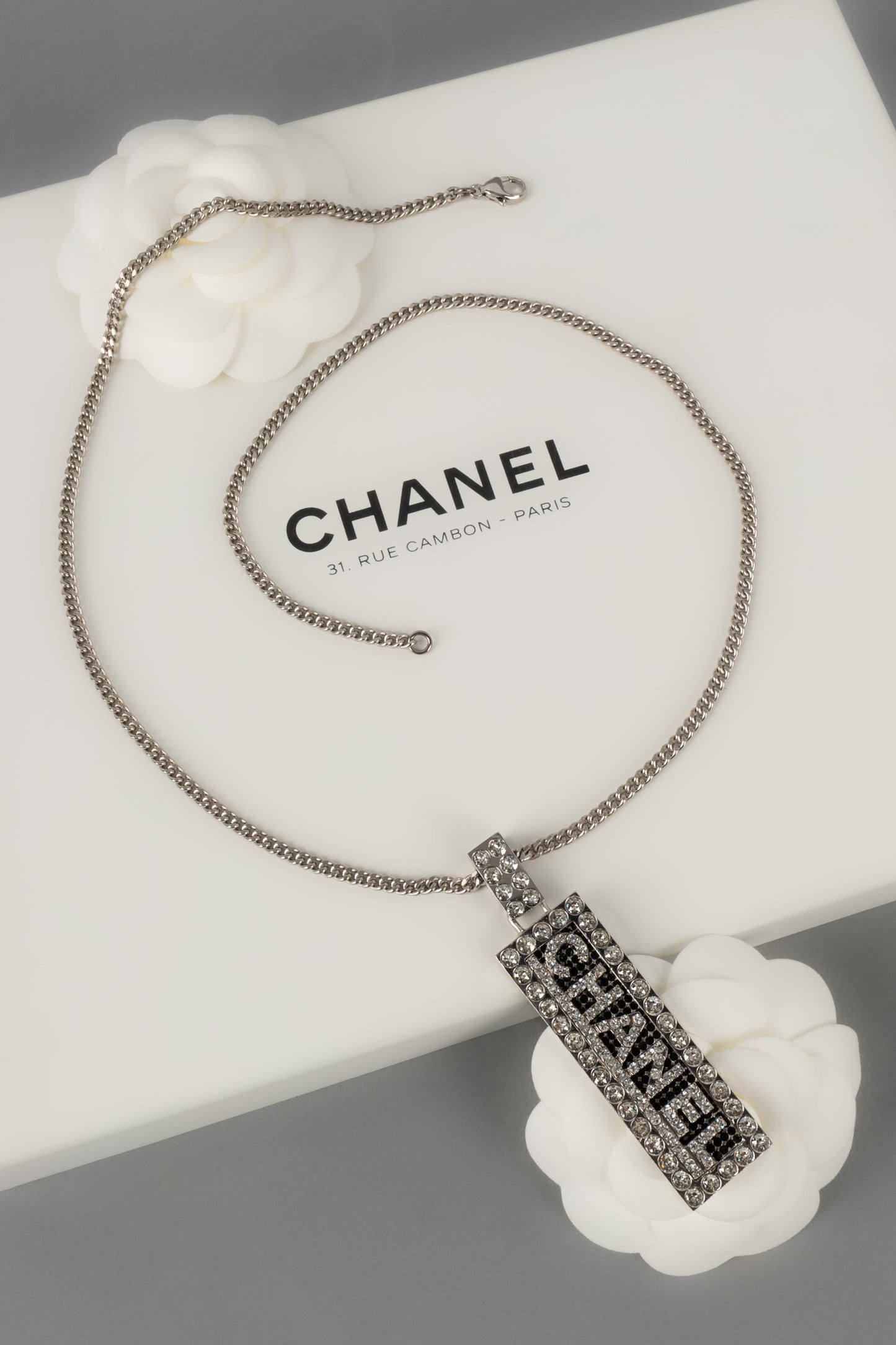 Collier argent Chanel Automne 2003