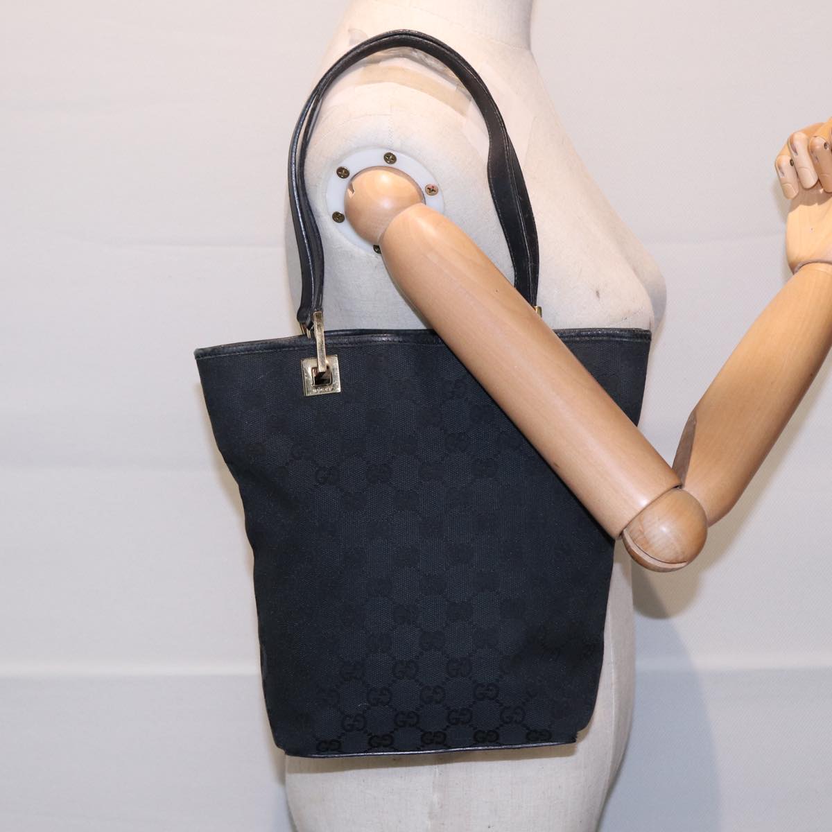 GUCCI GG Canvas Tote Bag Black Gold 002 1099 2404  fm3780