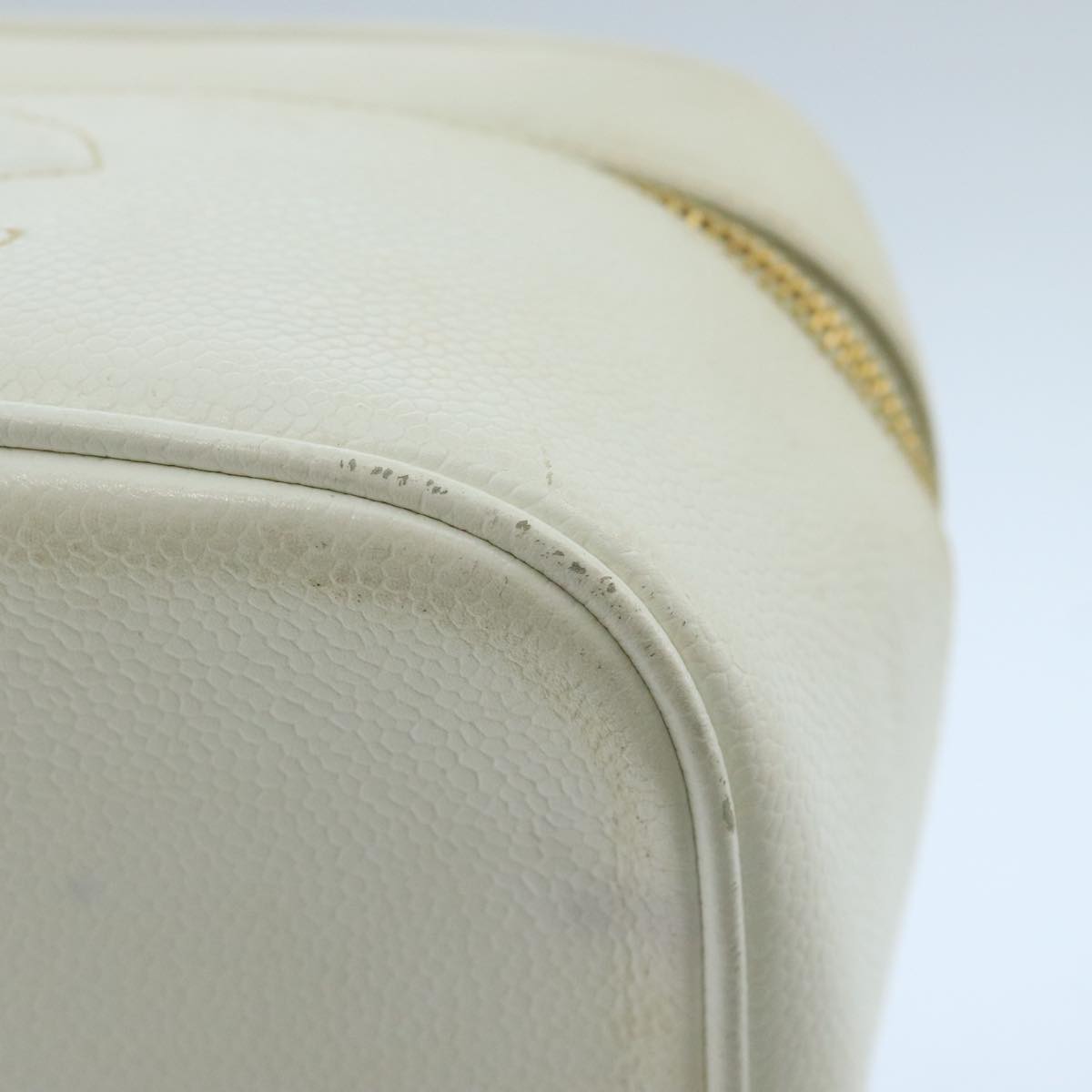 CHANEL Vanity Pouch Caviar Skin White Gold CC fm4190