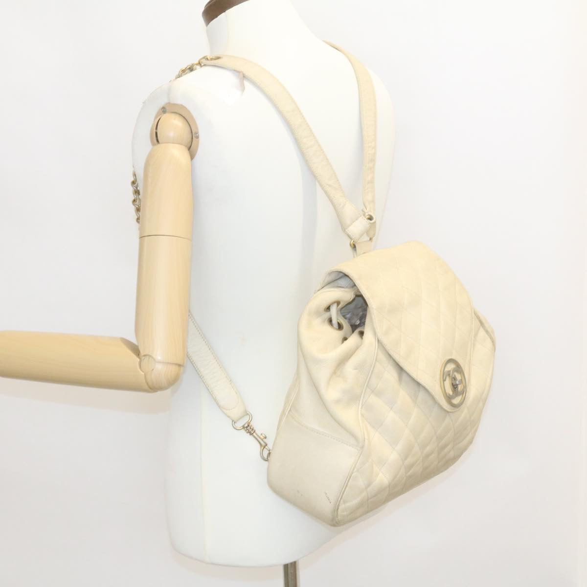 CHANEL Caviar Skin Matelasse Backpack White CC am1922gA