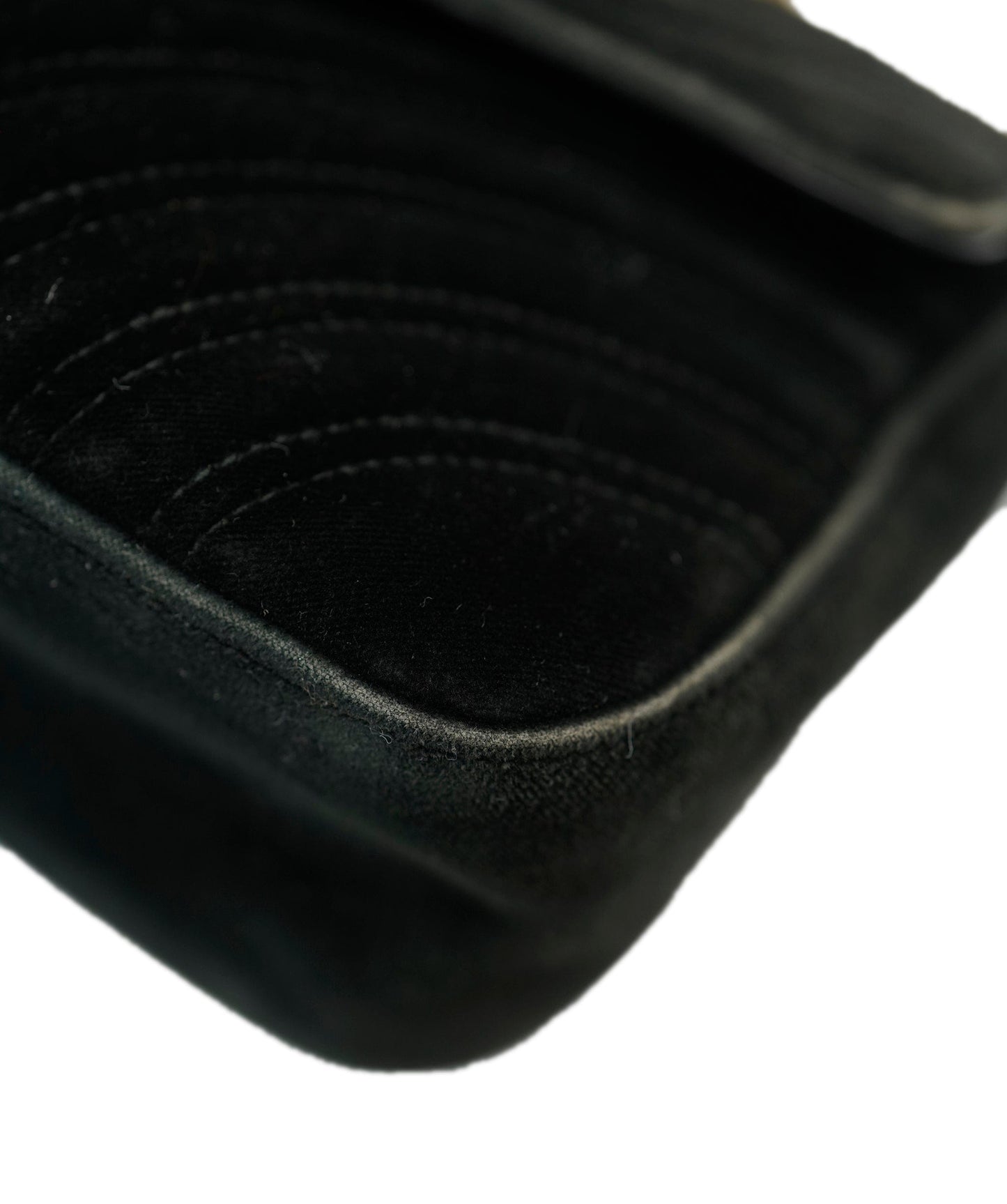 Gucci Black Velvet Medium Marmont ALC0561
