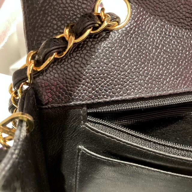 CHANEL 1994-1996 Black Caviar Diana Medium