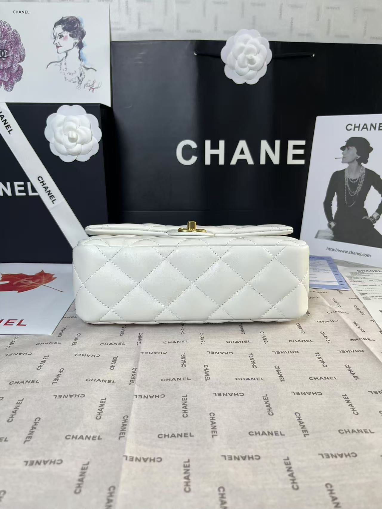 CHANEL 25C Mini Flap 24cm White Lambskin Gold Heart Hardware