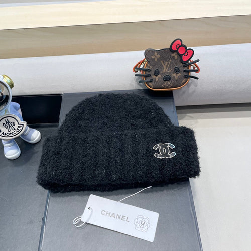 CHANEL BEANIE HAT IN BLACK WOOL 413326