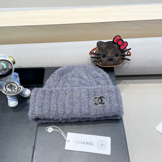 CHANEL BEANIE HAT IN COOL GRAY WOOL 413327