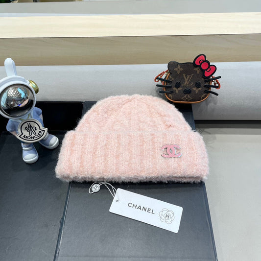 CHANEL BEANIE HAT IN LIGHT PINK WOOL 413329