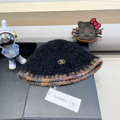 CHANEL BUCKET HAT IN BLACK LAMB FUR 419466