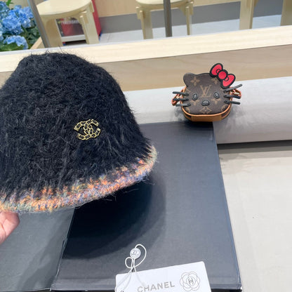 CHANEL BUCKET HAT IN BLACK LAMB FUR 419466