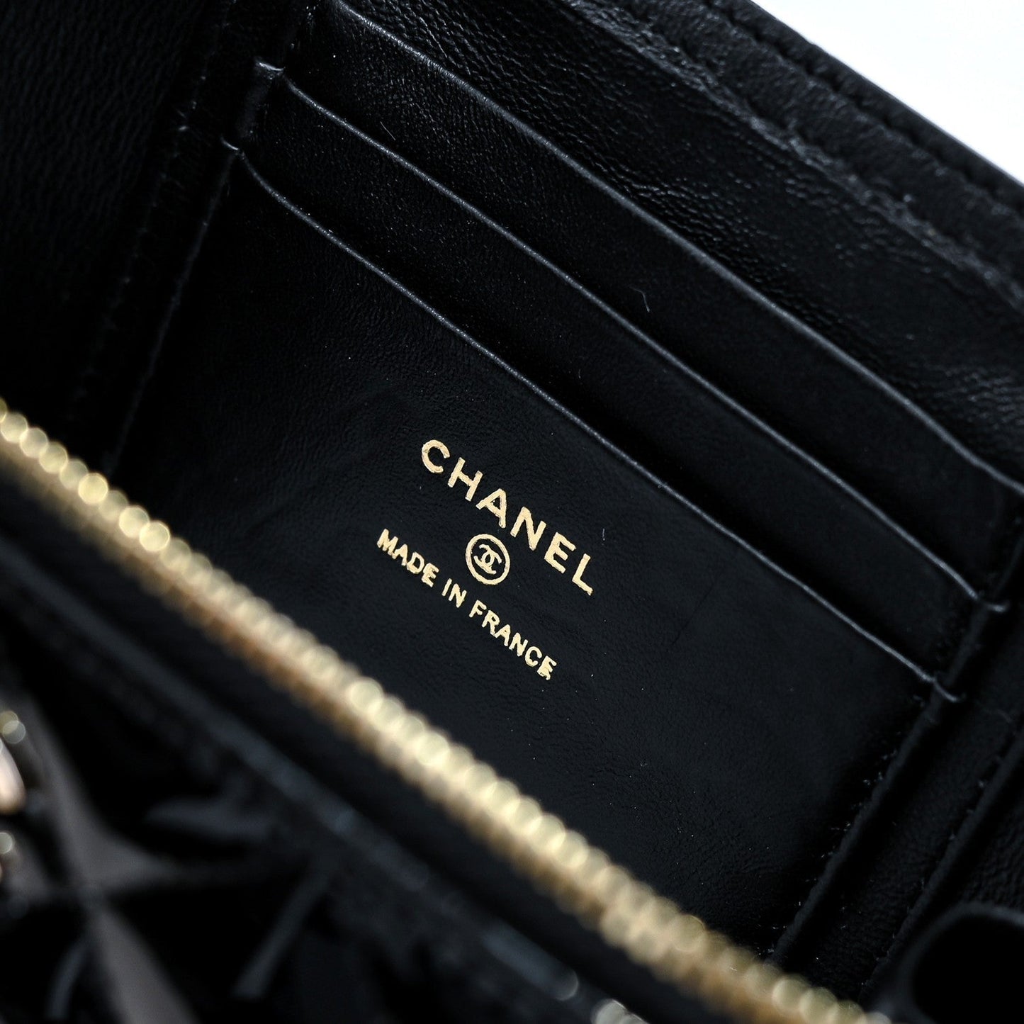 CHANEL 24P Vanity Top Handle 16.5cm Black Patent Calfskin Light Gold Hardware