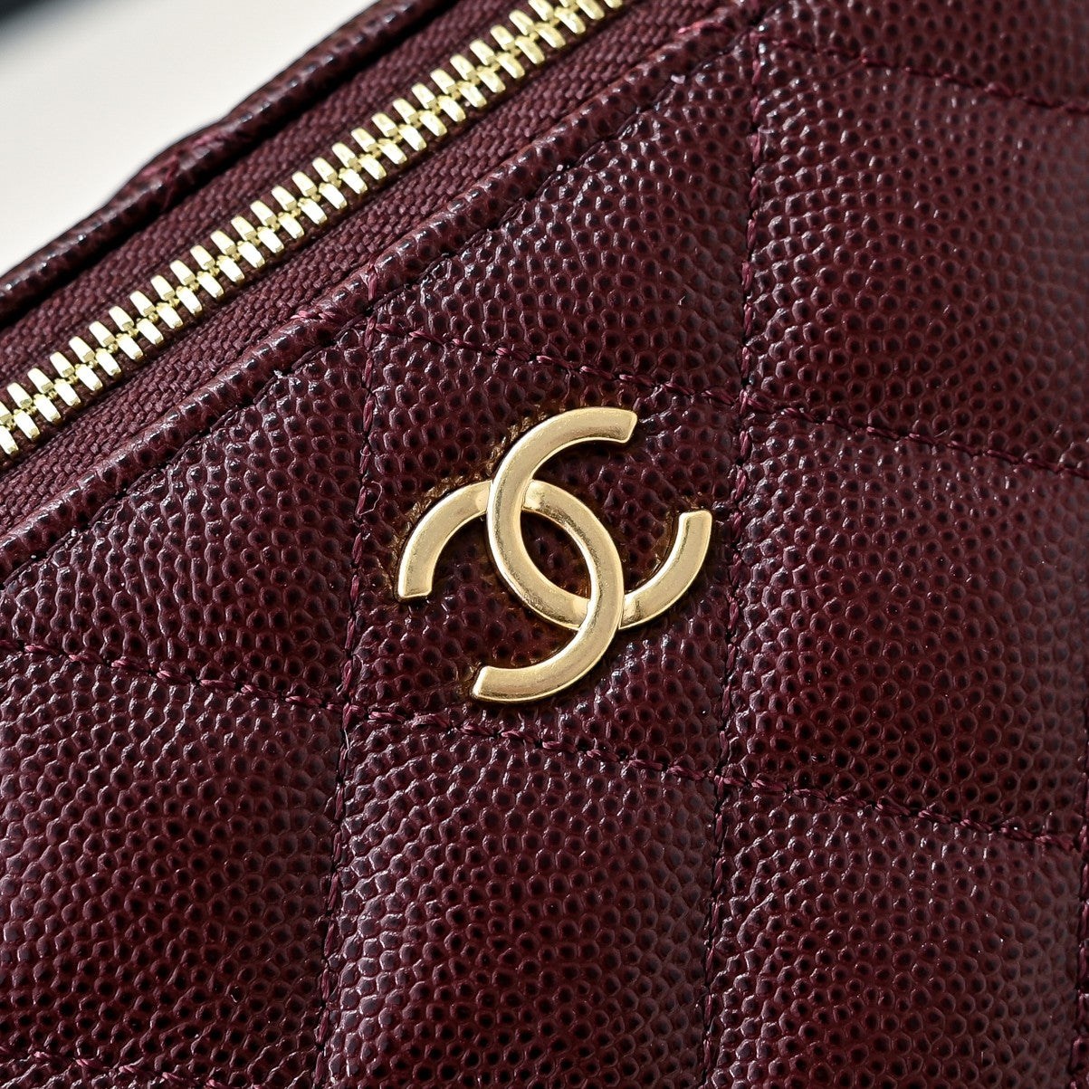 CHANEL 24A Vanity Top Handle 16cm Burgundy Grained Calfskin Gold Hardware