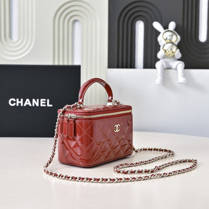 CHANEL 24P Vanity Top Handle 16.5cm Black Patent Calfskin Light Gold Hardware