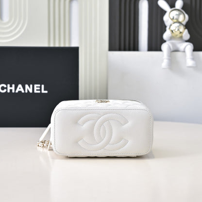 CHANEL 25C Vanity Top Handle 17cm White Grained Calfskin Light Gold Hardware
