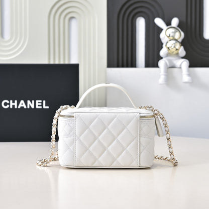 CHANEL 25C Vanity Top Handle 17cm White Grained Calfskin Light Gold Hardware