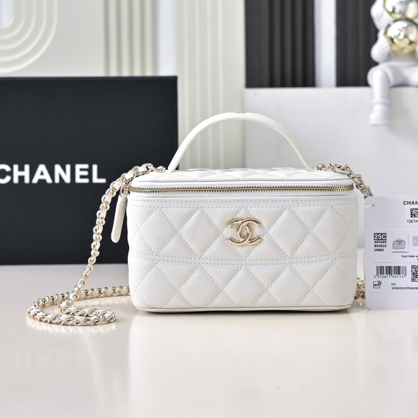CHANEL 25C Vanity Top Handle 17cm White Grained Calfskin Light Gold Hardware