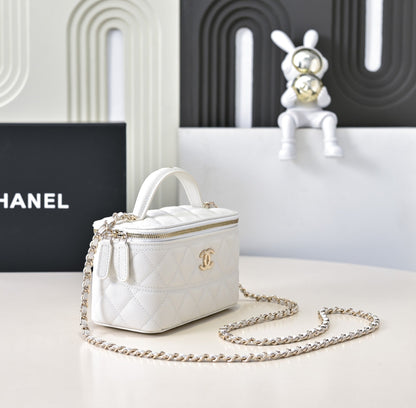 CHANEL 25C Vanity Top Handle 17cm White Grained Calfskin Light Gold Hardware
