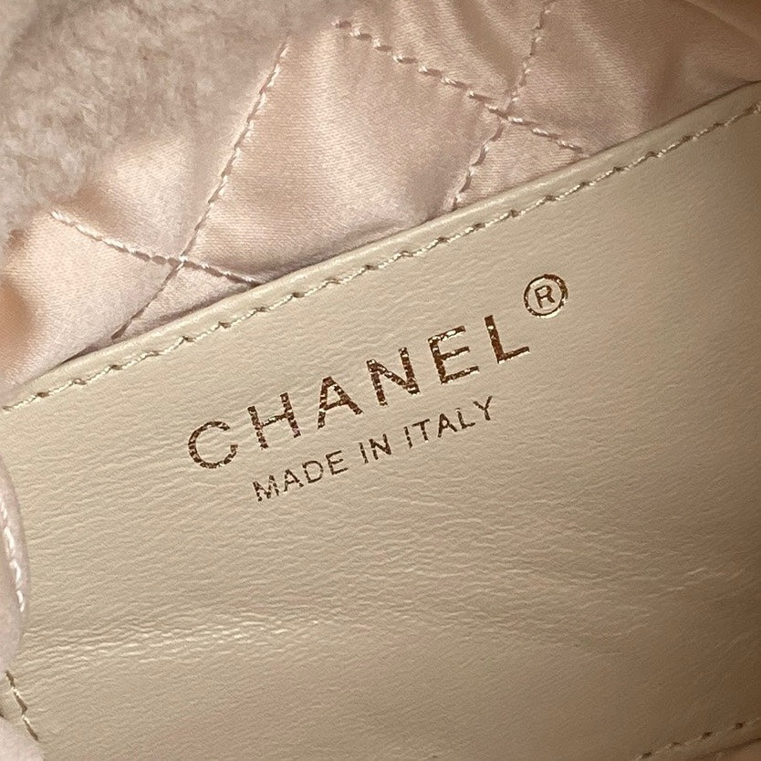CHANEL 24K Hobo 22 Bag 20cm Beige Wool Fur