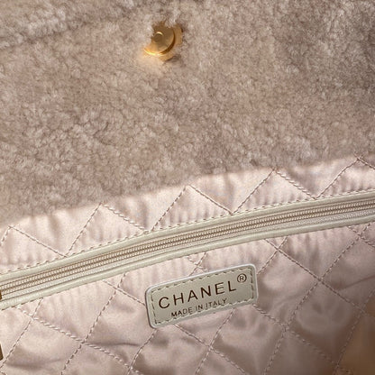 CHANEL 24K Hobo 22 Bag 39cm Beige Wool Fur