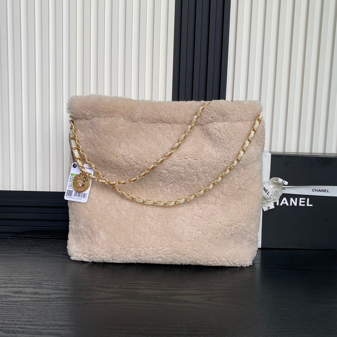 CHANEL 24K Hobo 22 Bag 39cm Beige Wool Fur