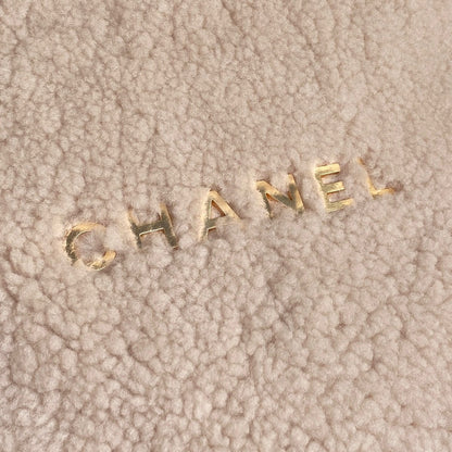 CHANEL 24K Hobo 22 Bag 39cm Beige Wool Fur