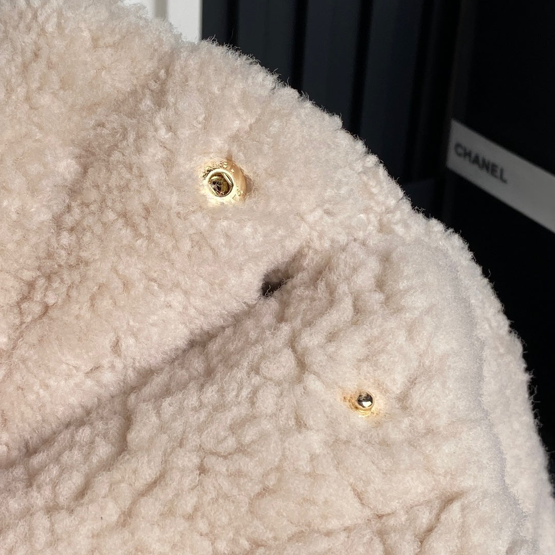 CHANEL 24K Hobo 22 Bag 35cm Beige Wool Fur