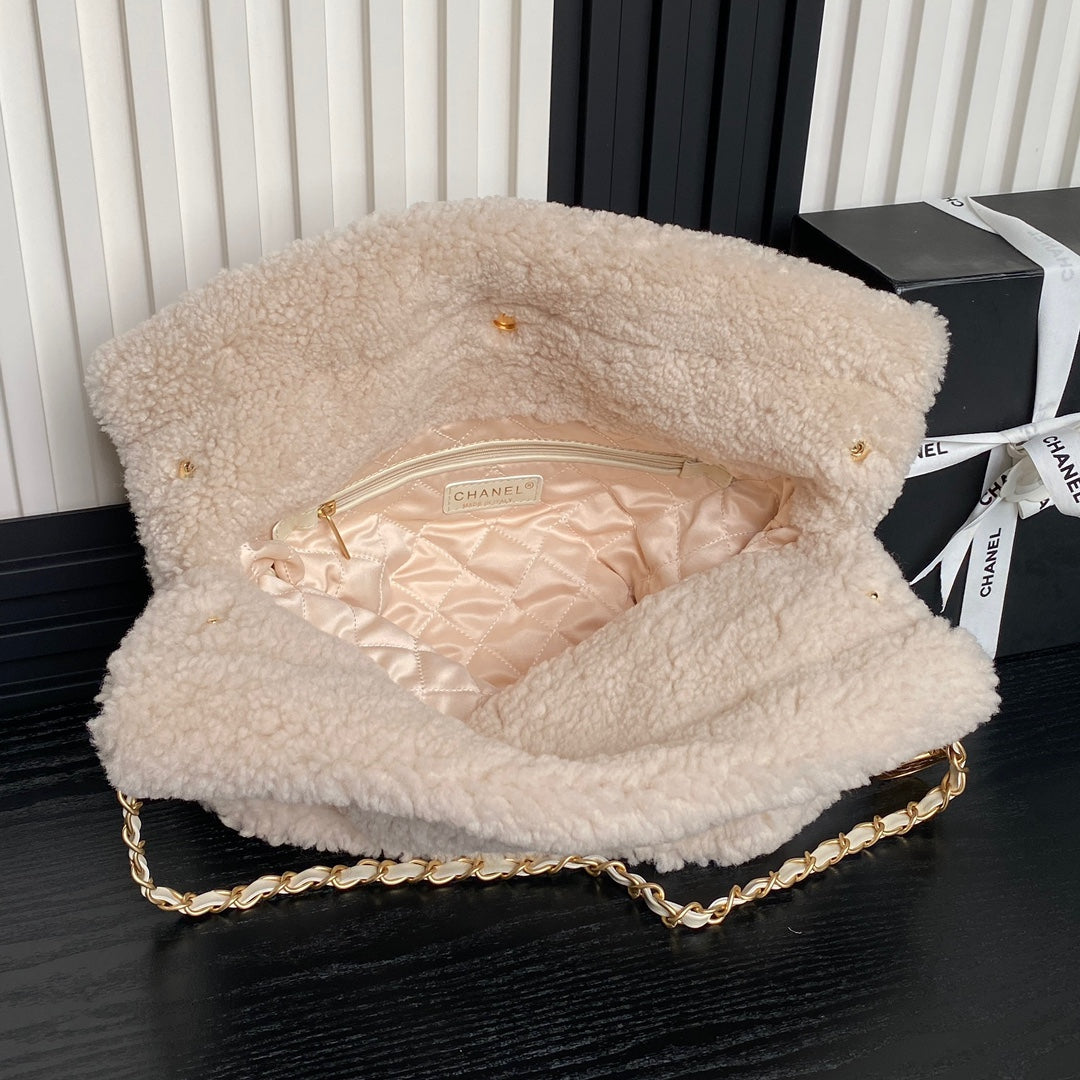 CHANEL 24K Hobo 22 Bag 35cm Beige Wool Fur
