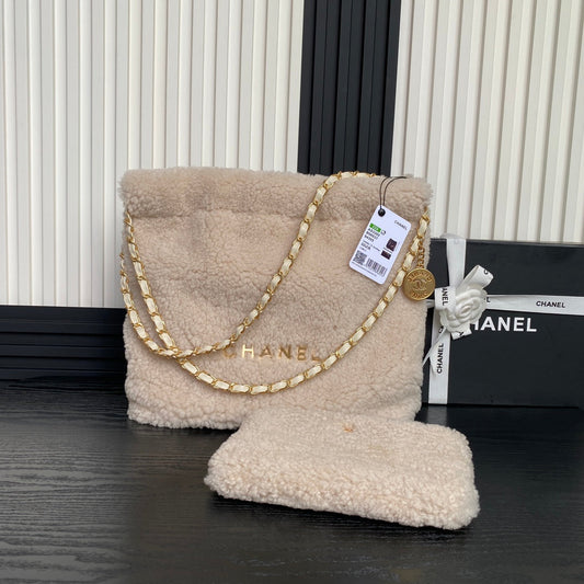 CHANEL 24K Hobo 22 Bag 35cm Beige Wool Fur