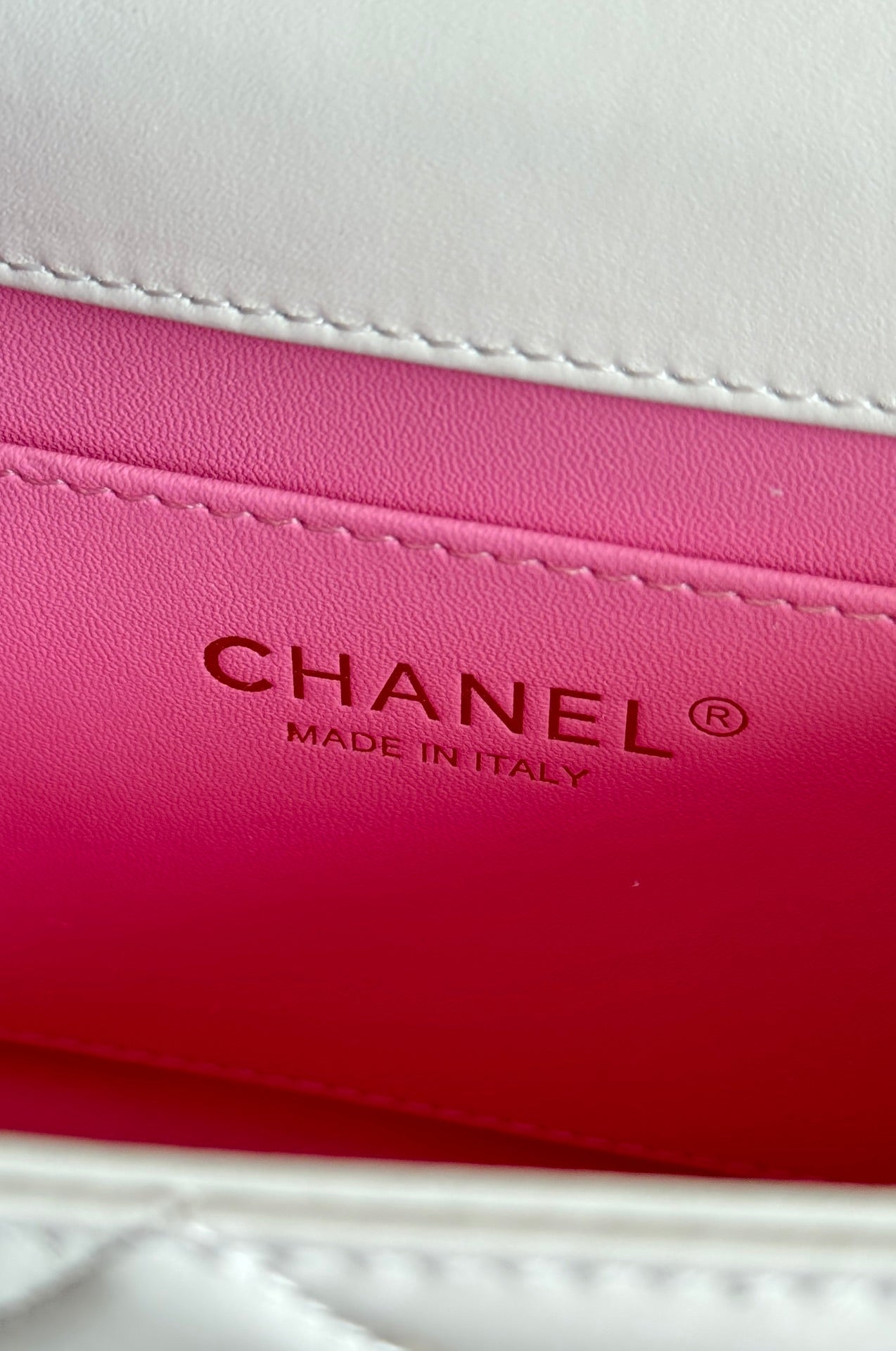 CHANEL Mini Flap 19cm White Lambskin Gold Hardware