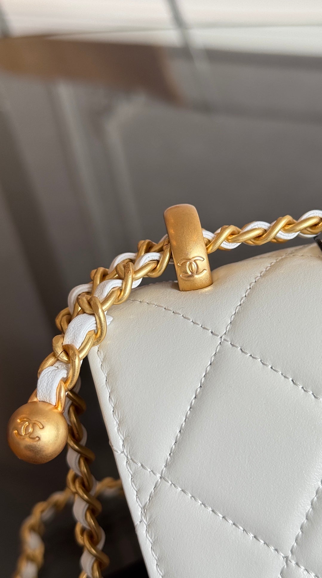 CHANEL Mini Flap 19cm White Lambskin Gold Hardware