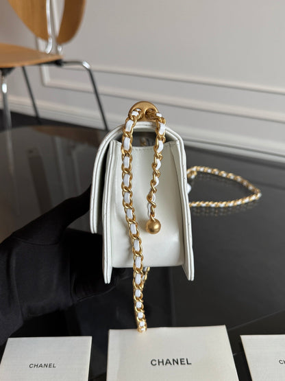 CHANEL Mini Flap 19cm White Lambskin Gold Hardware