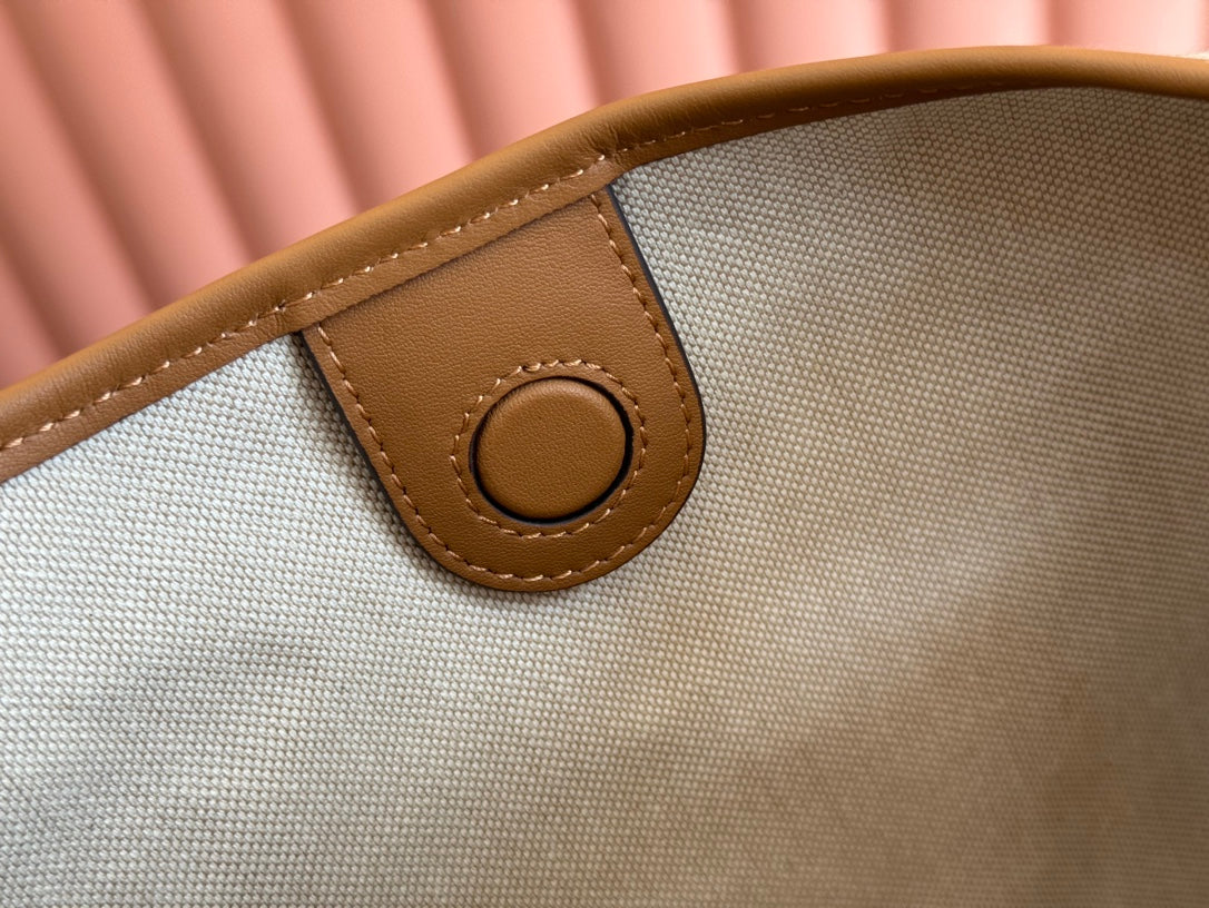 Gucci BODY MEDIUM SHOULDER BAD 49 IN BEIGE MONOGRAM CANVAS AND BROWN CALFSKIN GOLD HARDWARE