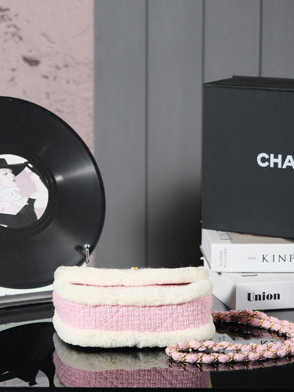 CHANEL 24N Flap Bag 20cm Pink Beige Tweed Sherling