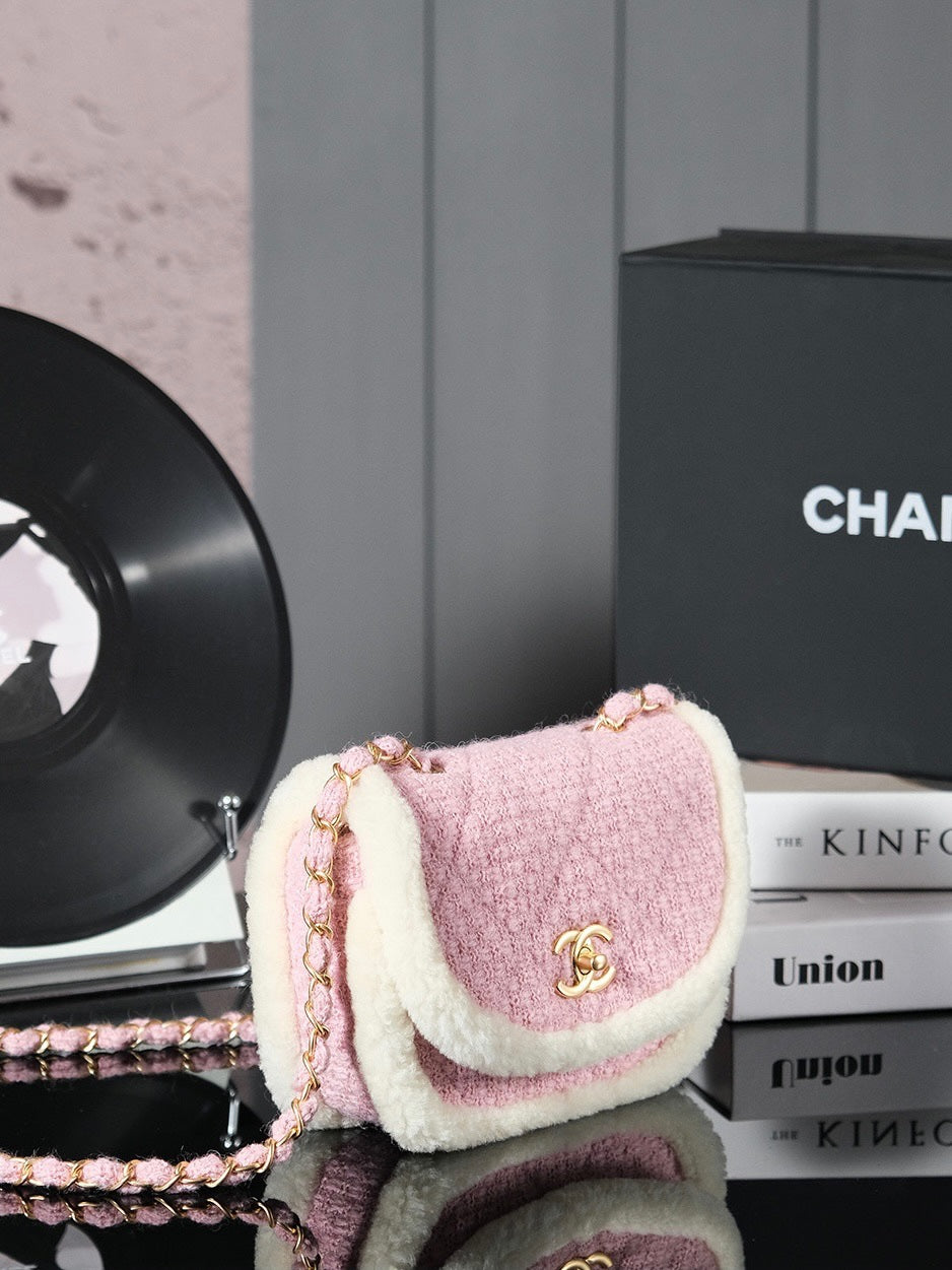 CHANEL 24N Flap Bag 20cm Pink Beige Tweed Sherling