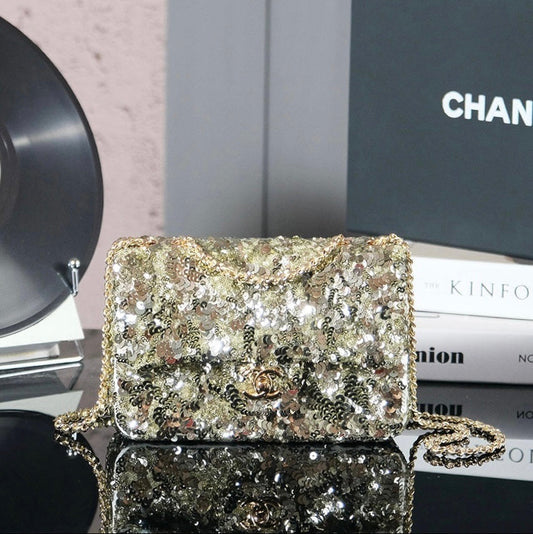 CHANEL 25C Flap Bag 21cm Dense Sequin White Calfskin