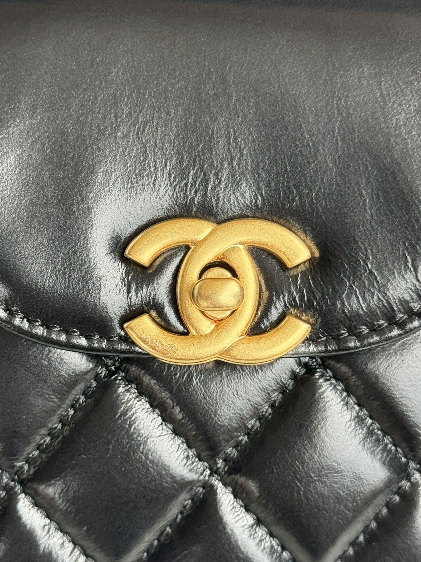CHANEL 24a nano 19cm kelly shopper bag black lambskin
