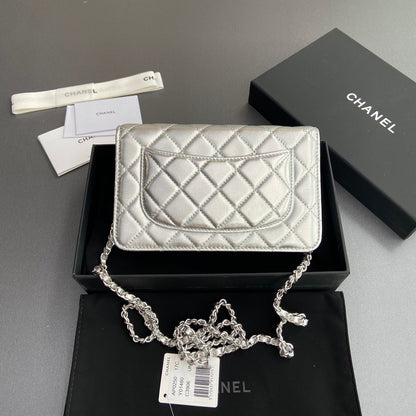CHANEL Woc 20cm Silver Metalic Calfskin Silver Hardware