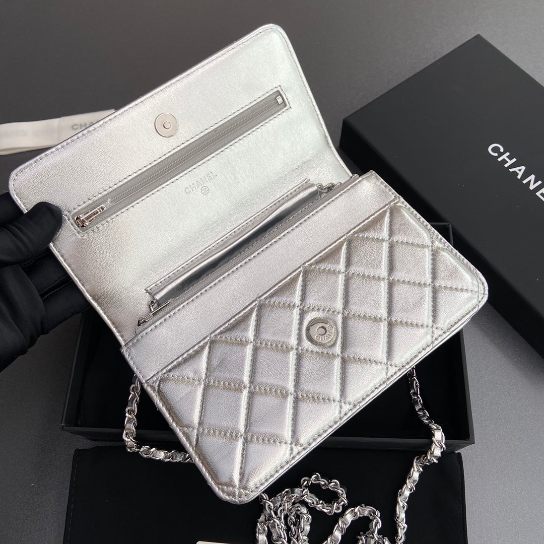 CHANEL Woc 20cm Silver Metalic Calfskin Silver Hardware